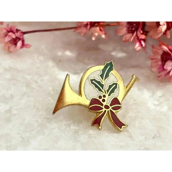 Gold T French Horn Bow Tie + Mistletoe Green & Red Enamel Christmas Pin | Brooch - Picture 3 of 8